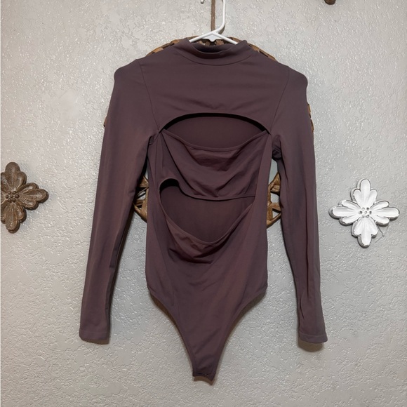 Free People Mauve Cut-Out Bodysuit - Picture 5 of 6